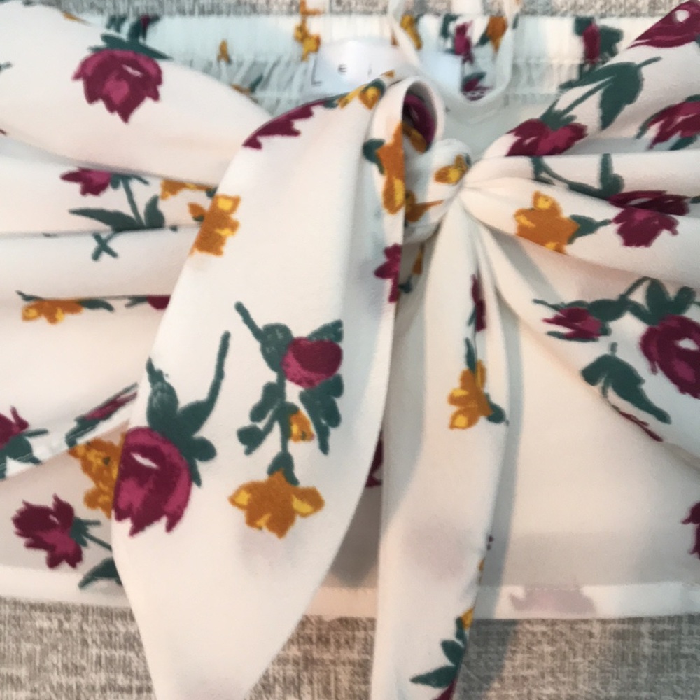 Leith White Floral Halter Tie-Front Crop Top sz M - Picture 4 of 7